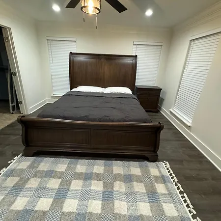 Frenchie Escape Villa